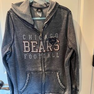 Women’s XXL pre-owned Chicago Bears hoodie.